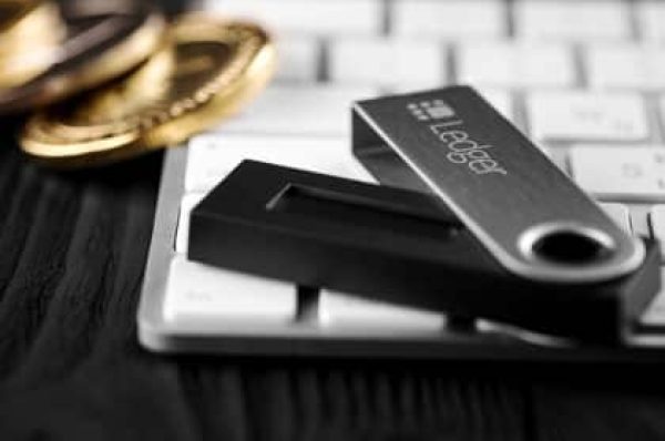 Ledger Wallet User Falls Victim to Phishing, Loses 10 BTC